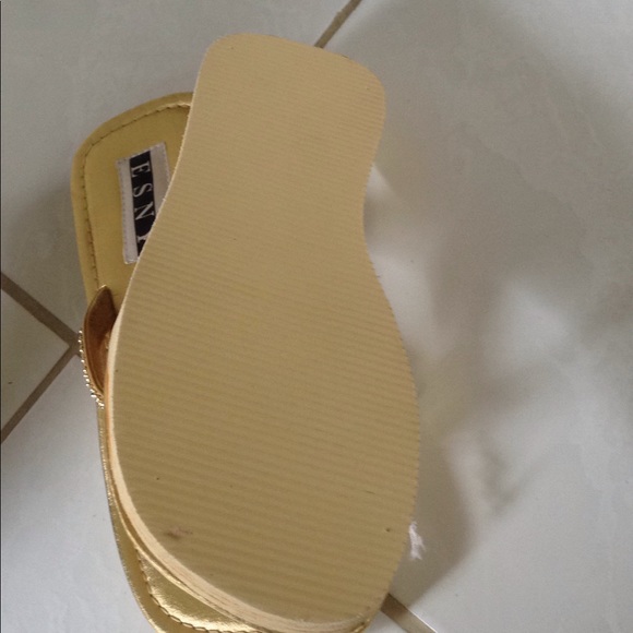 Shoes - Picture 2 of 3